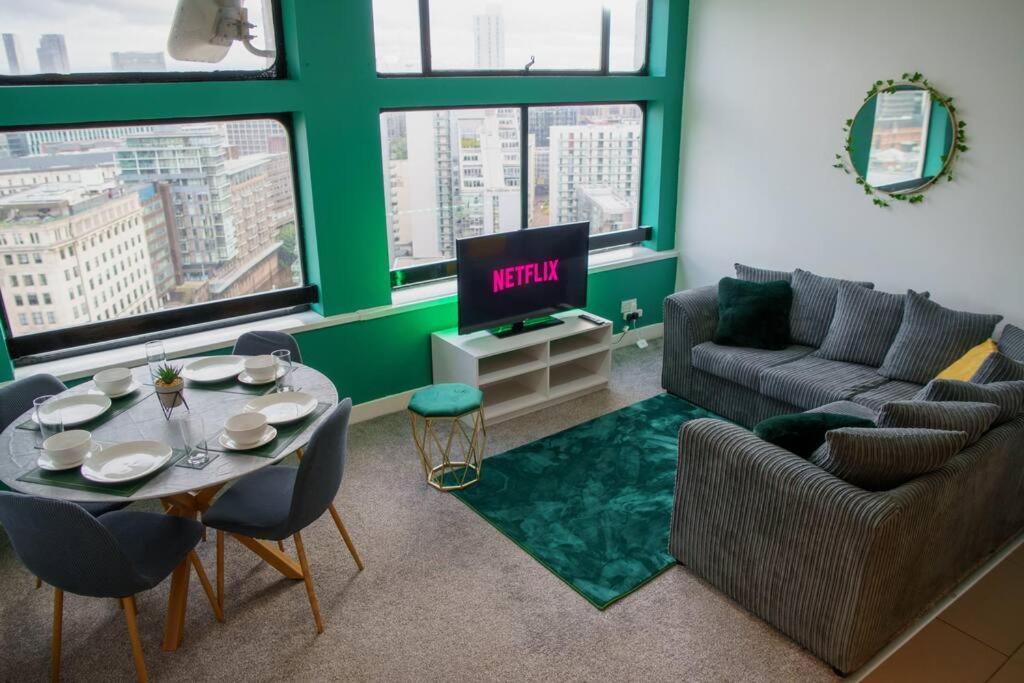 Manchester City Centre Apartment, Skyline View Exterior photo